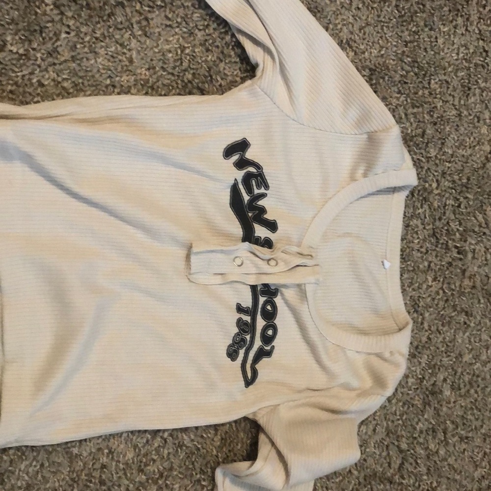 graphic long sleeve beige shirt
